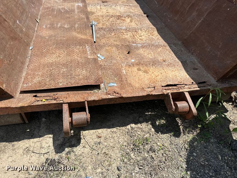 image for item EA4884 Roll-off dumpster