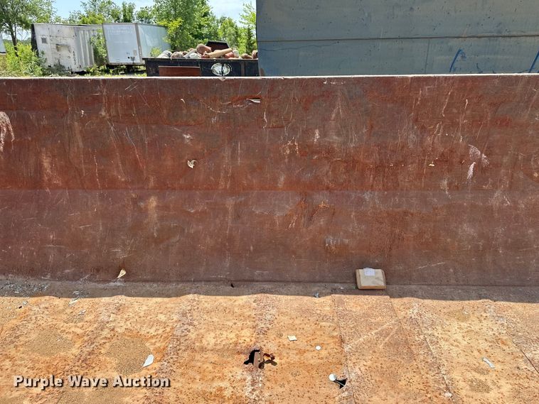 image for item EA4884 Roll-off dumpster