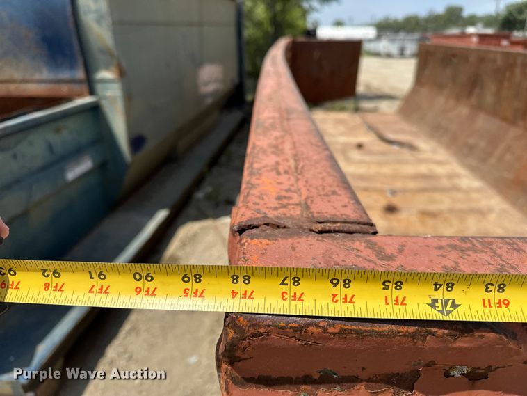 image for item EA4884 Roll-off dumpster