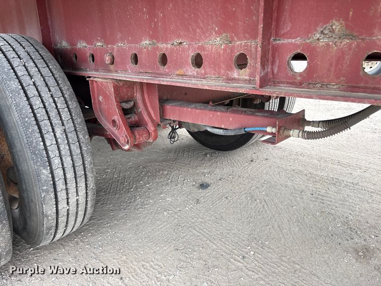 image for item EA7285 2001 Stoughton HPLW-48T-S flatbed trailer