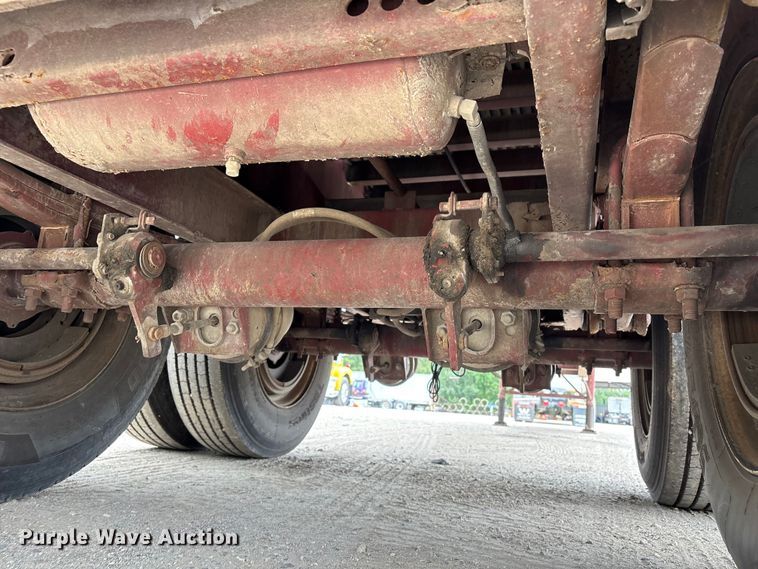 image for item EA7285 2001 Stoughton HPLW-48T-S flatbed trailer