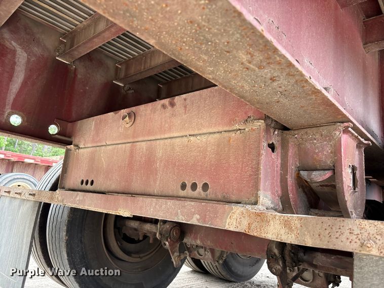 image for item EA7285 2001 Stoughton HPLW-48T-S flatbed trailer