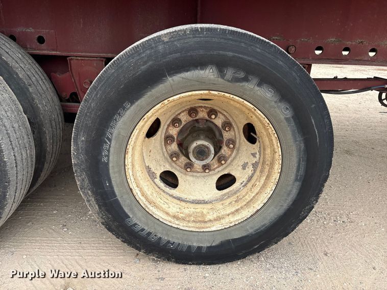 image for item EA7285 2001 Stoughton HPLW-48T-S flatbed trailer