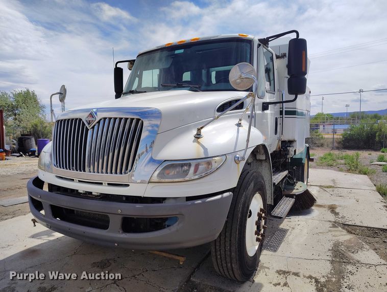 image for item ED0048 2012 International DuraStar 4400 street sweeper truck