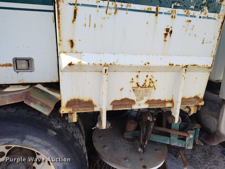 image for item ED0048 2012 International DuraStar 4400 street sweeper truck