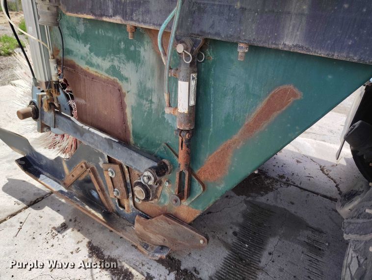 image for item ED0048 2012 International DuraStar 4400 street sweeper truck
