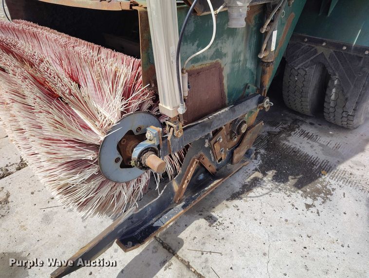 image for item ED0048 2012 International DuraStar 4400 street sweeper truck