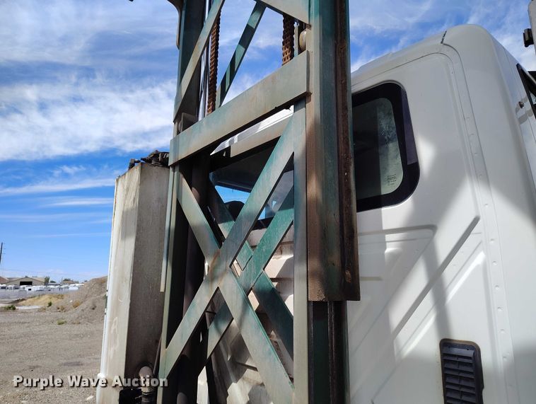 image for item ED0048 2012 International DuraStar 4400 street sweeper truck
