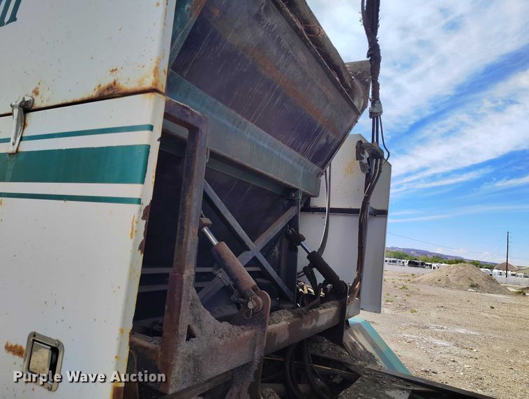 image for item ED0048 2012 International DuraStar 4400 street sweeper truck