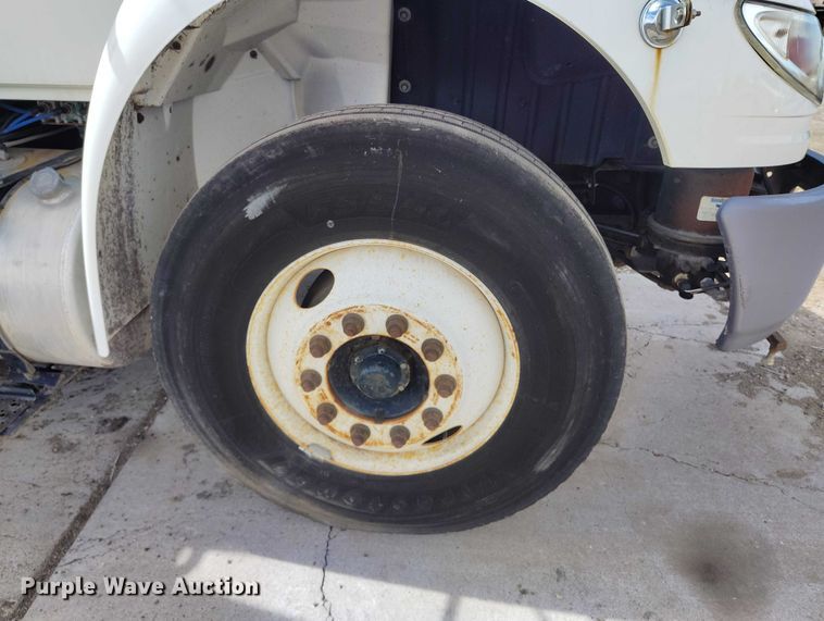 image for item ED0048 2012 International DuraStar 4400 street sweeper truck