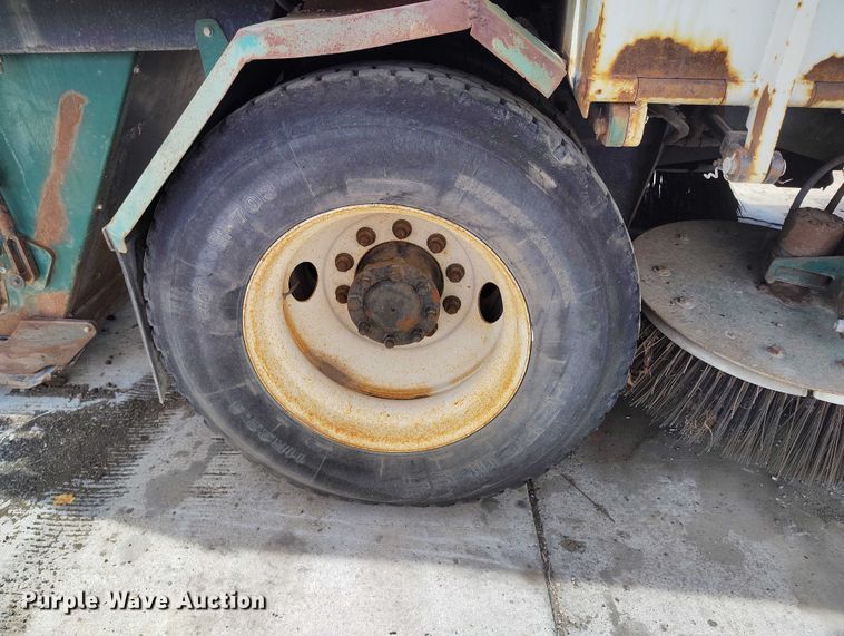 image for item ED0048 2012 International DuraStar 4400 street sweeper truck