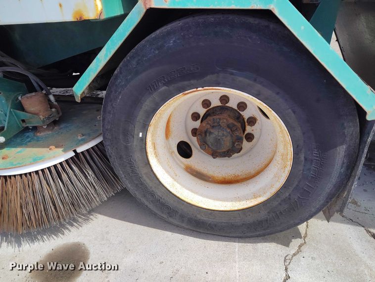 image for item ED0048 2012 International DuraStar 4400 street sweeper truck