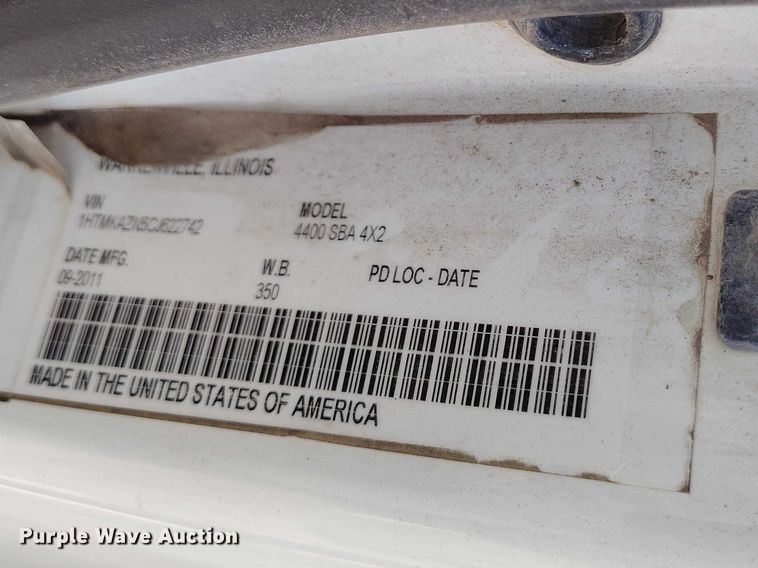 image for item ED0048 2012 International DuraStar 4400 street sweeper truck