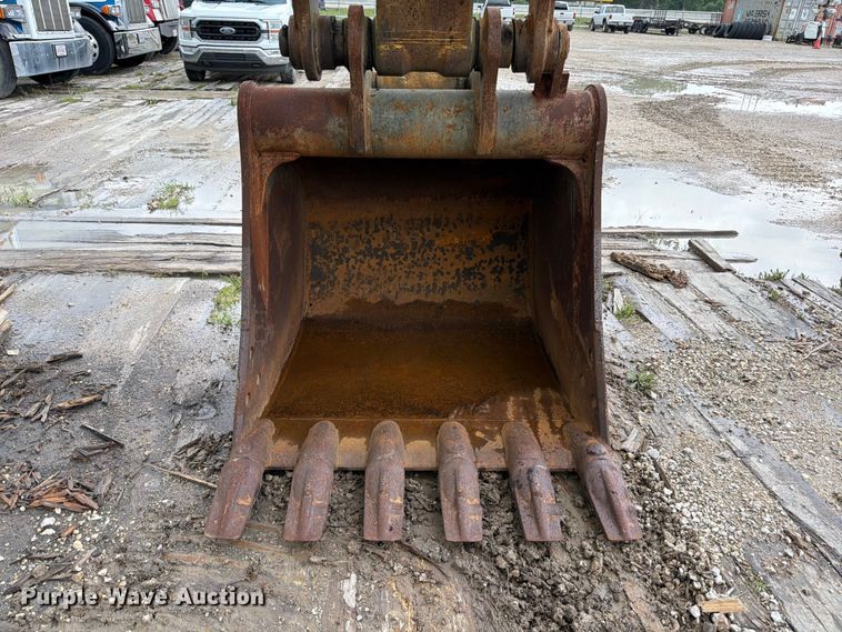 image for item ED5222 2013 Komatsu PC210LC-10 excavator