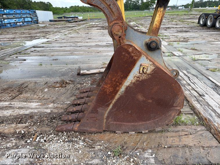image for item ED5222 2013 Komatsu PC210LC-10 excavator
