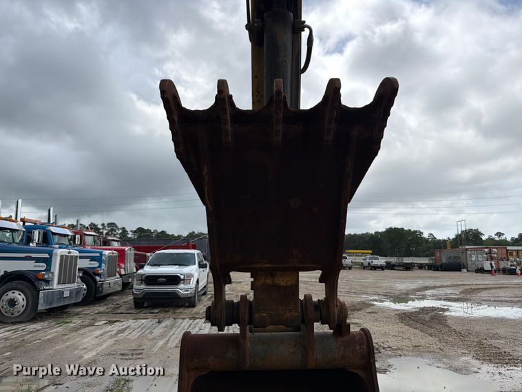 image for item ED5222 2013 Komatsu PC210LC-10 excavator