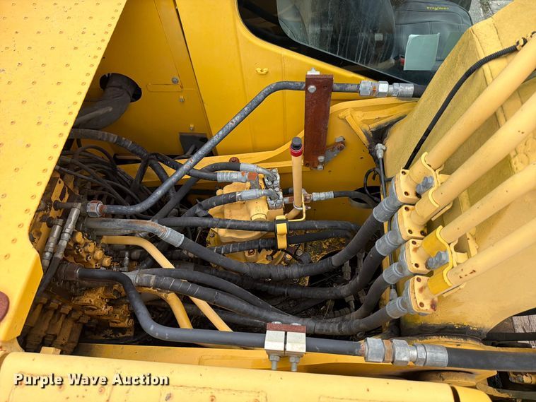 image for item ED5222 2013 Komatsu PC210LC-10 excavator