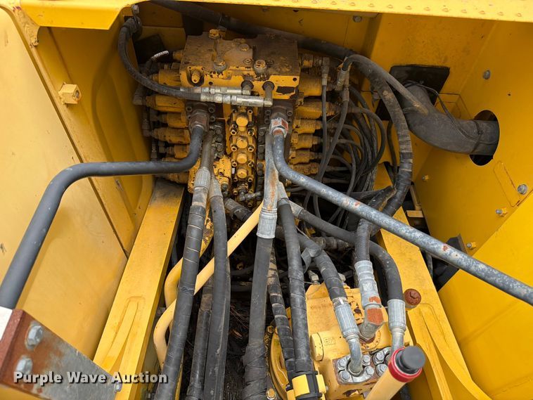 image for item ED5222 2013 Komatsu PC210LC-10 excavator