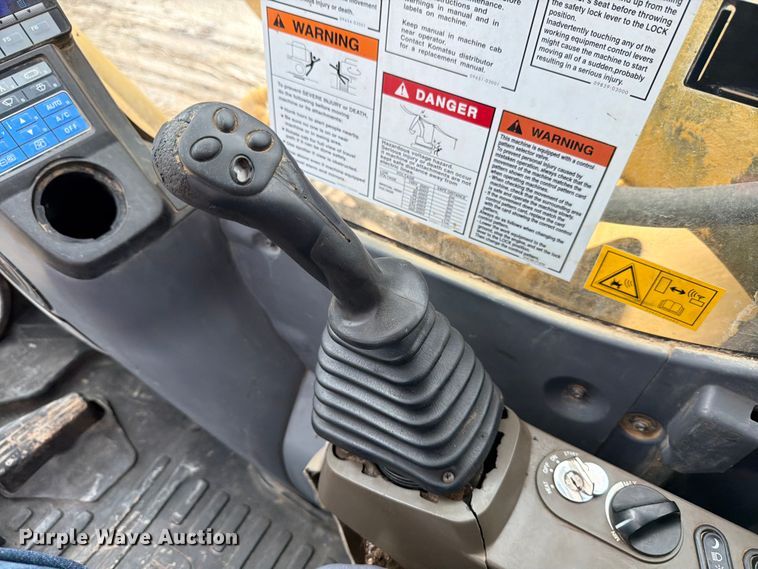 image for item ED5222 2013 Komatsu PC210LC-10 excavator