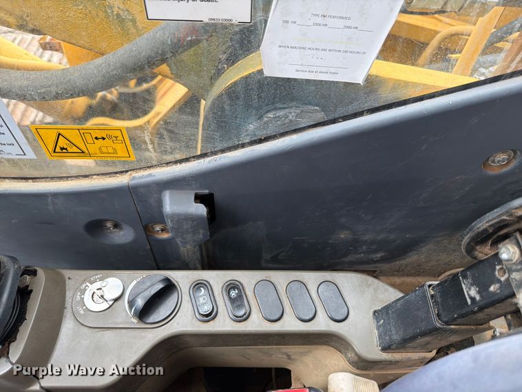 image for item ED5222 2013 Komatsu PC210LC-10 excavator