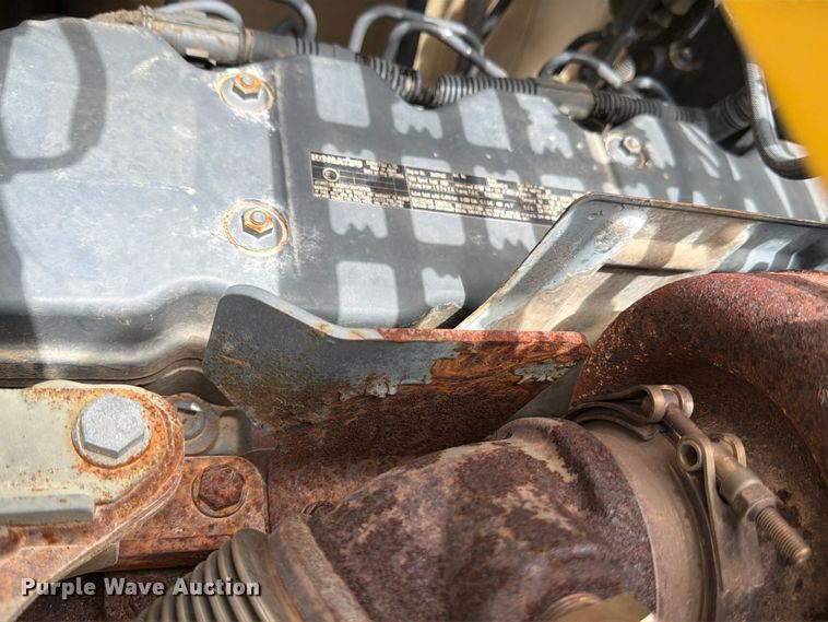 image for item ED5222 2013 Komatsu PC210LC-10 excavator