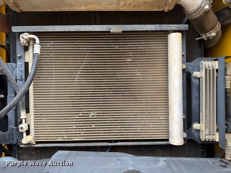 image for item ED5222 2013 Komatsu PC210LC-10 excavator