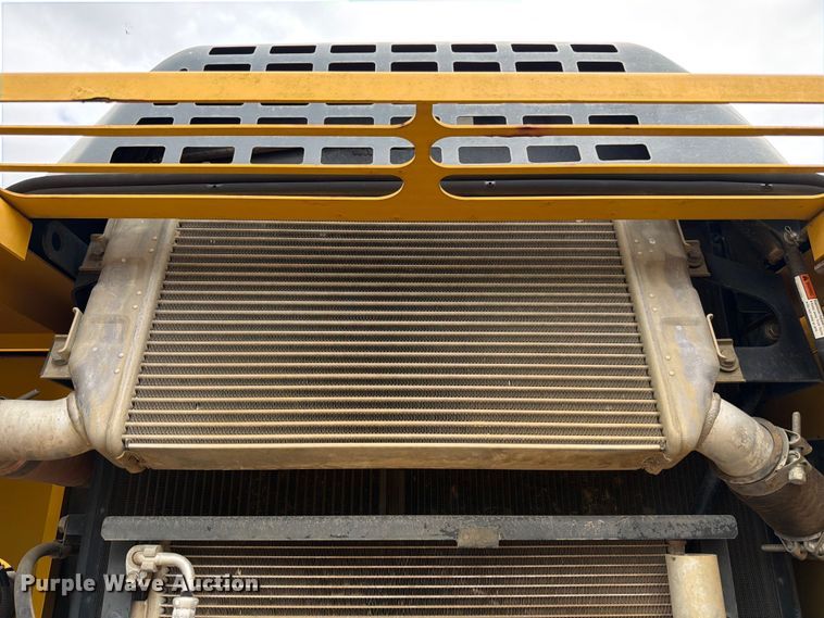 image for item ED5222 2013 Komatsu PC210LC-10 excavator