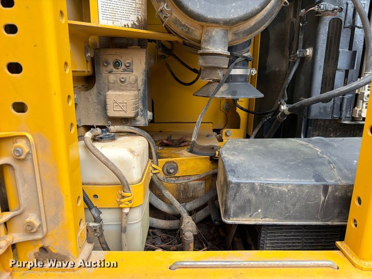 image for item ED5222 2013 Komatsu PC210LC-10 excavator