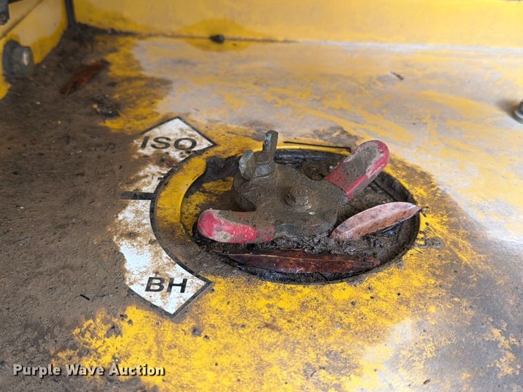 image for item ED5222 2013 Komatsu PC210LC-10 excavator