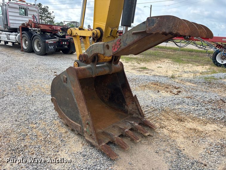 image for item ED5233 2019 Komatsu PC170LC-11 excavator