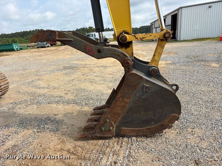 image for item ED5233 2019 Komatsu PC170LC-11 excavator