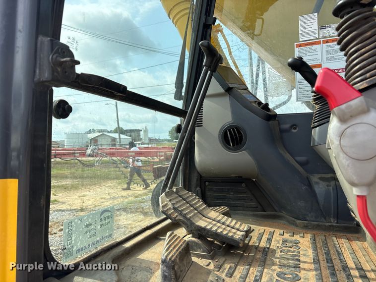 image for item ED5233 2019 Komatsu PC170LC-11 excavator