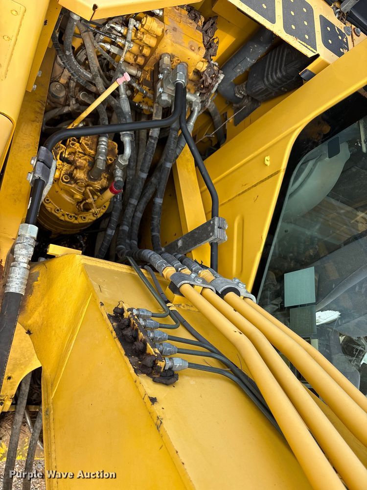 image for item ED5233 2019 Komatsu PC170LC-11 excavator