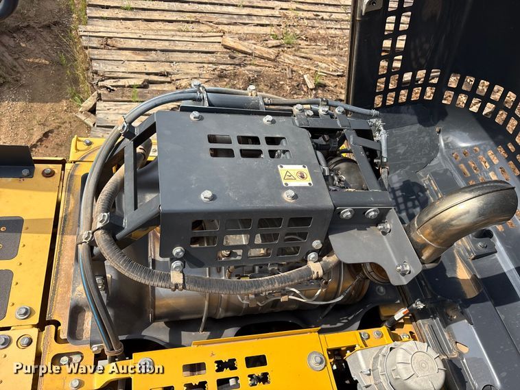 image for item ED5233 2019 Komatsu PC170LC-11 excavator