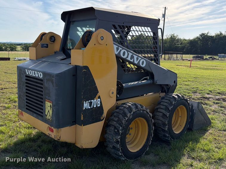 image for item ED5246 2007 Volvo MC70B skid steer loader