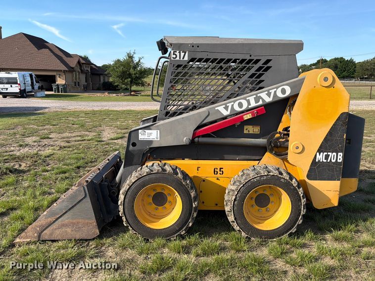 image for item ED5246 2007 Volvo MC70B skid steer loader