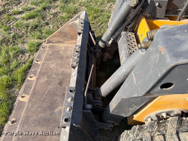 image for item ED5246 2007 Volvo MC70B skid steer loader
