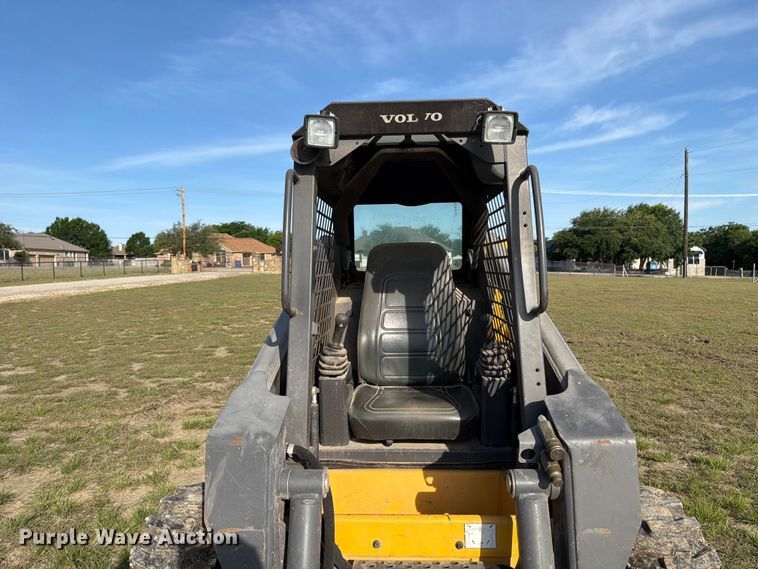 image for item ED5246 2007 Volvo MC70B skid steer loader