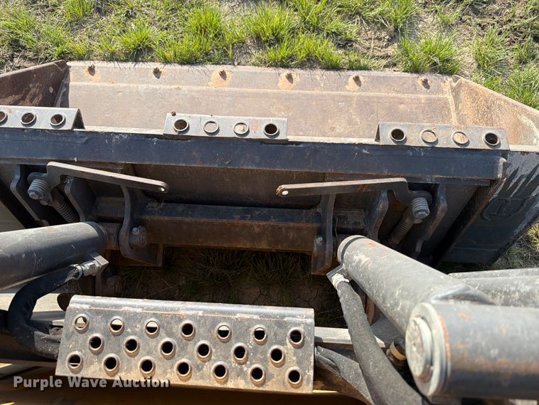 image for item ED5246 2007 Volvo MC70B skid steer loader