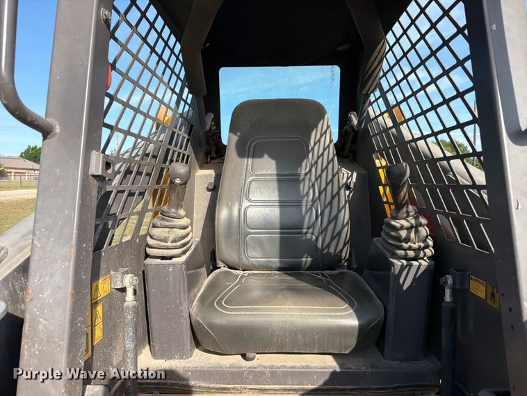 image for item ED5246 2007 Volvo MC70B skid steer loader