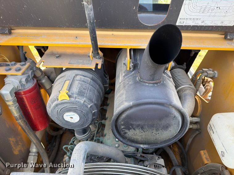 image for item ED5246 2007 Volvo MC70B skid steer loader