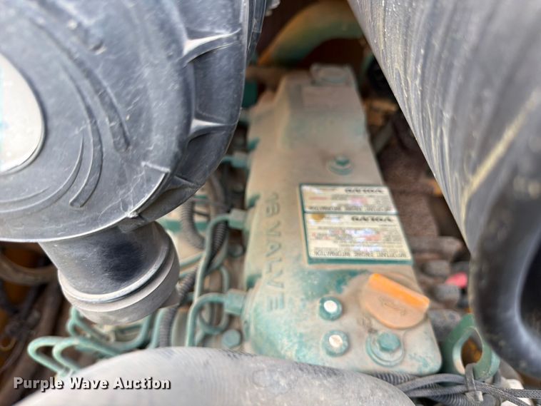 image for item ED5246 2007 Volvo MC70B skid steer loader