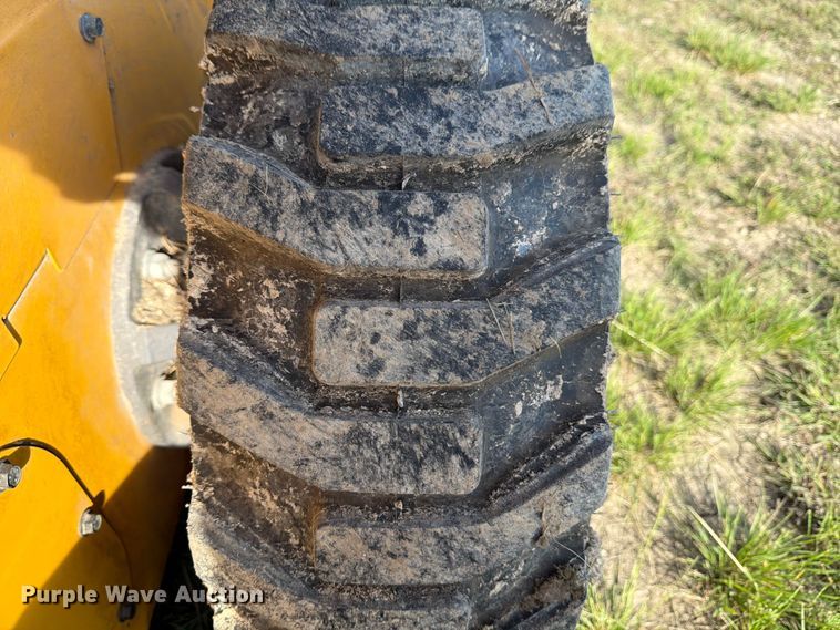 image for item ED5246 2007 Volvo MC70B skid steer loader