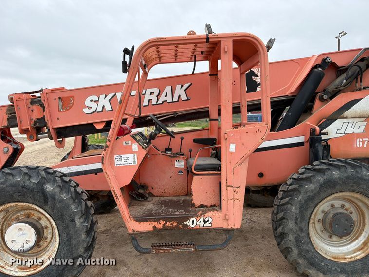 image for item ED5256 2006 Sky Track 8042 telehandler