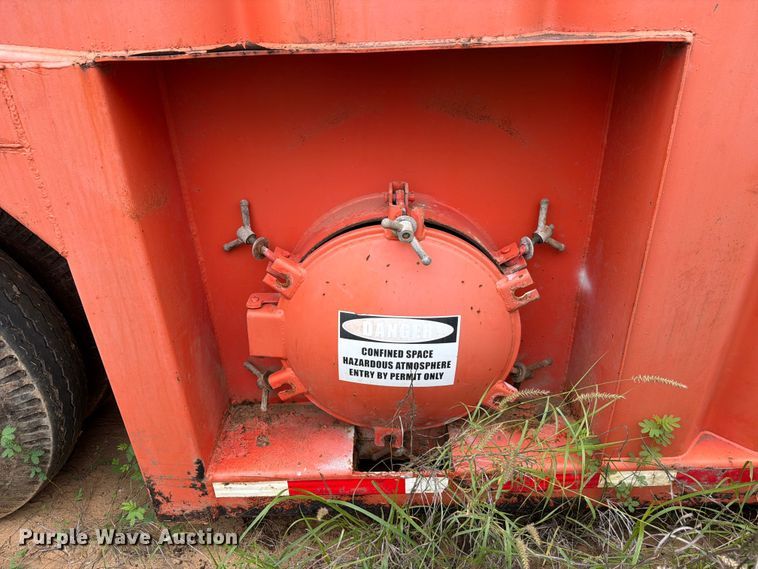 image for item ED5273 2007 Salty's Manufacturing frac tank trailer
