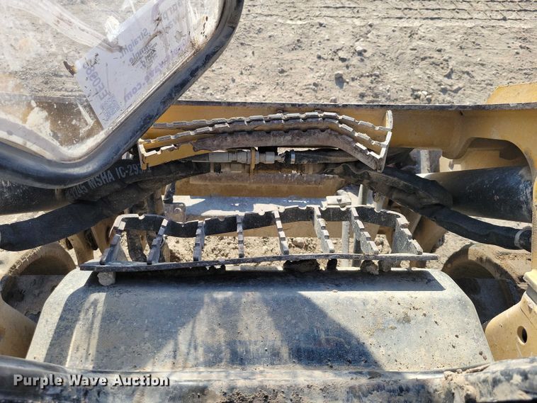 image for item EE0983 2019 Caterpillar 279D tracked skid steer loader