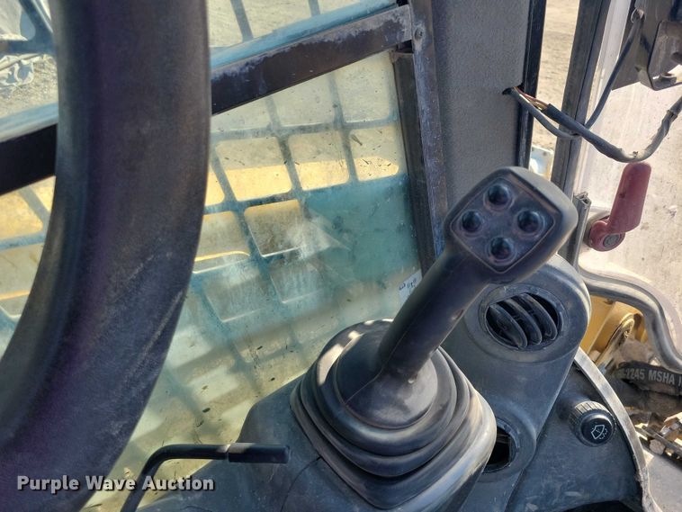 image for item EE0983 2019 Caterpillar 279D tracked skid steer loader