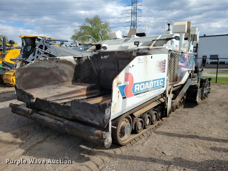 image for item EE0999 2014 Roadtec RP-195E paver