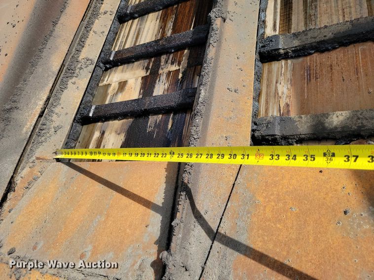 image for item EE0999 2014 Roadtec RP-195E paver