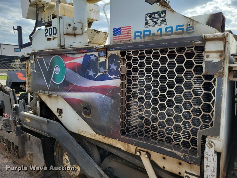 image for item EE0999 2014 Roadtec RP-195E paver